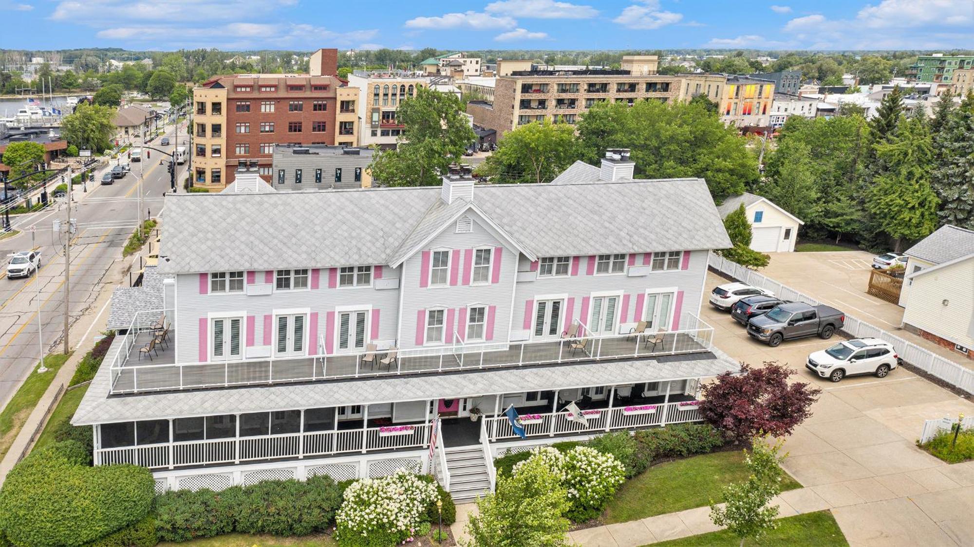 Harbor House Inn Grand Haven Exterior foto