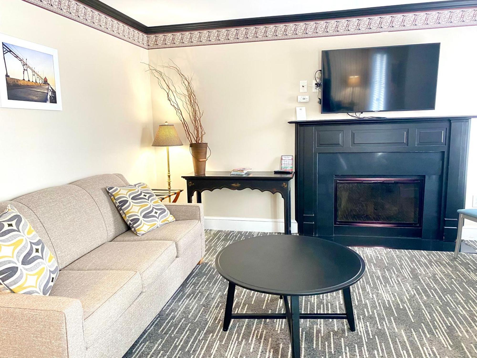 Harbor House Inn Grand Haven Quarto foto
